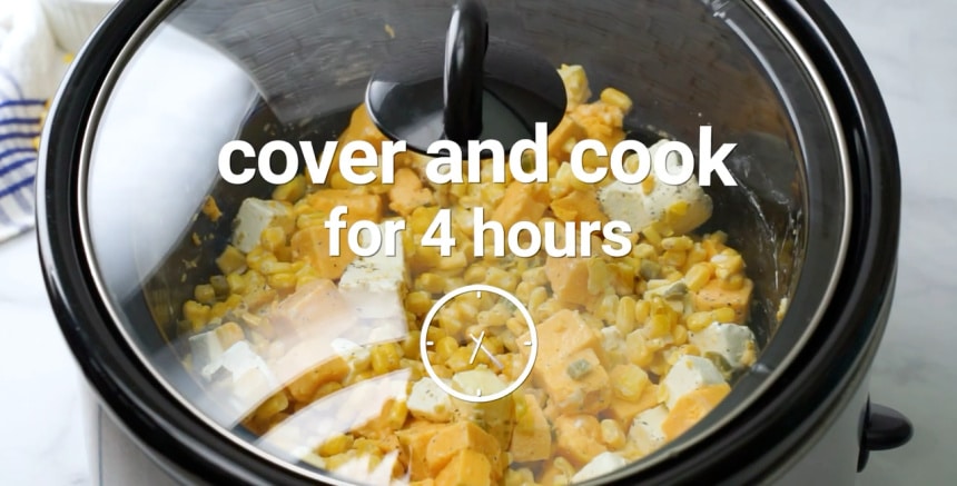 Crockpot with lid on it.