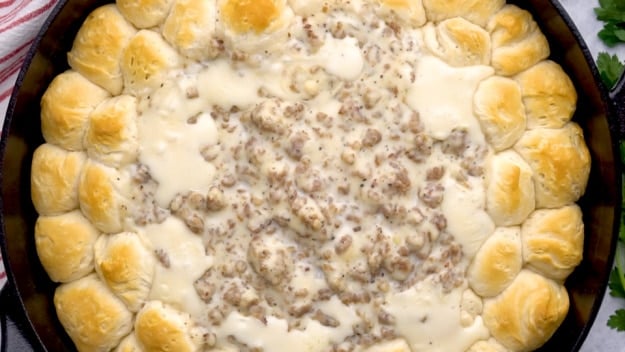 Baked biscuit ringing  successful  skillet.