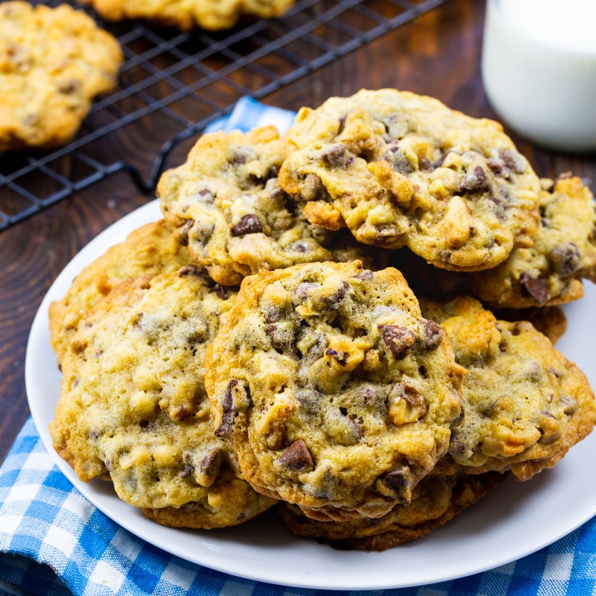 DoubleTree Cookies plied up on a plate.