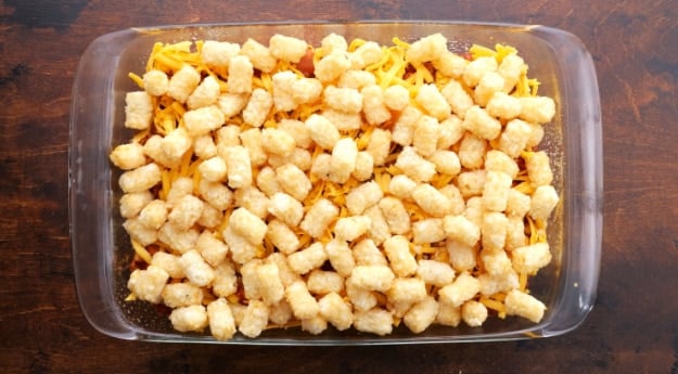 Layer of tater tots.