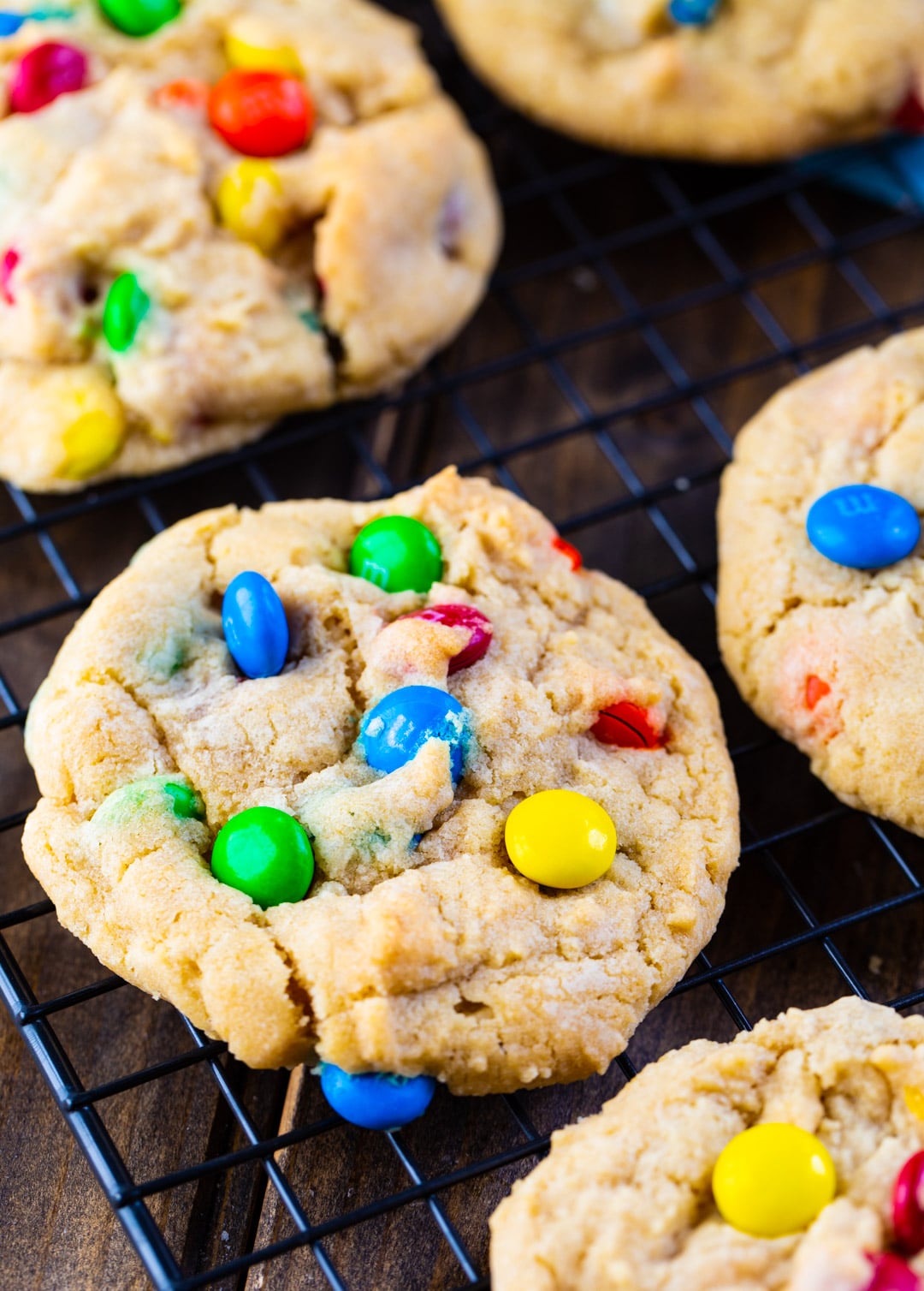 Cookies on a cooling rack.