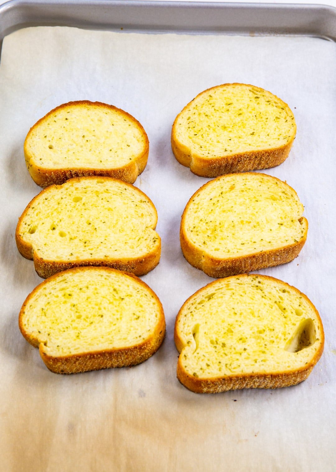 Six pieces of Texas Toast Garlic Bread.