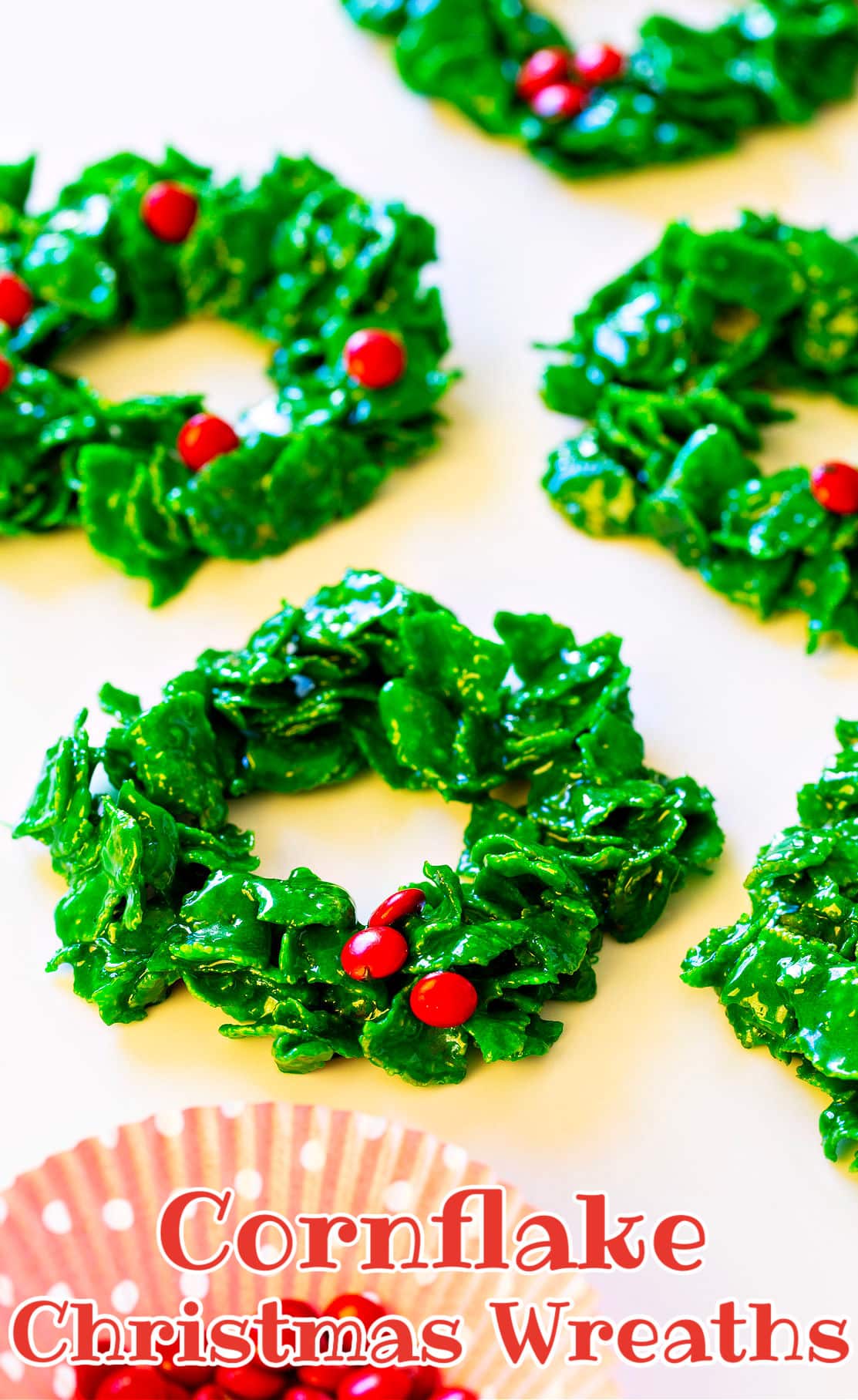 Wreath cookies on a white background.