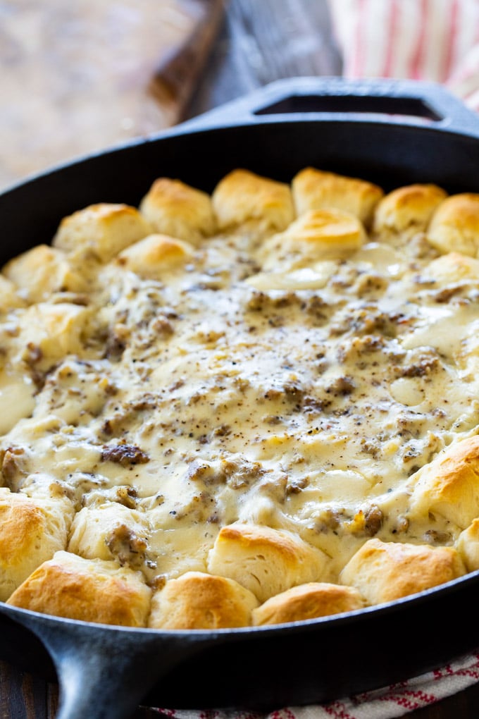 Biscuit and gravy ring spicy southern kitchen