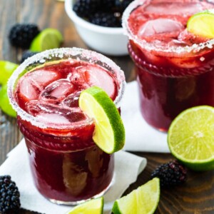 Margarita in a glass with a lime slice.