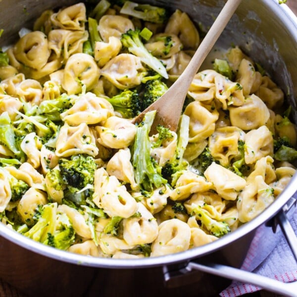 Broccoli Alfredo Tortellini in a large pot.