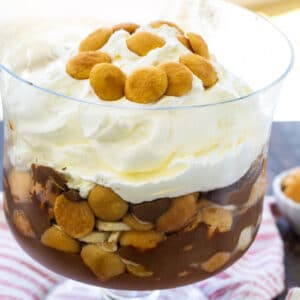 Chocolate Banana Pudding in a trifle bowl.