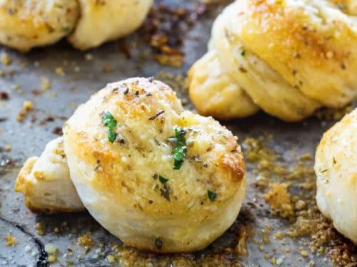 Cheesy Crescent Roll Garlic Knots With Parmesan (Easy!)