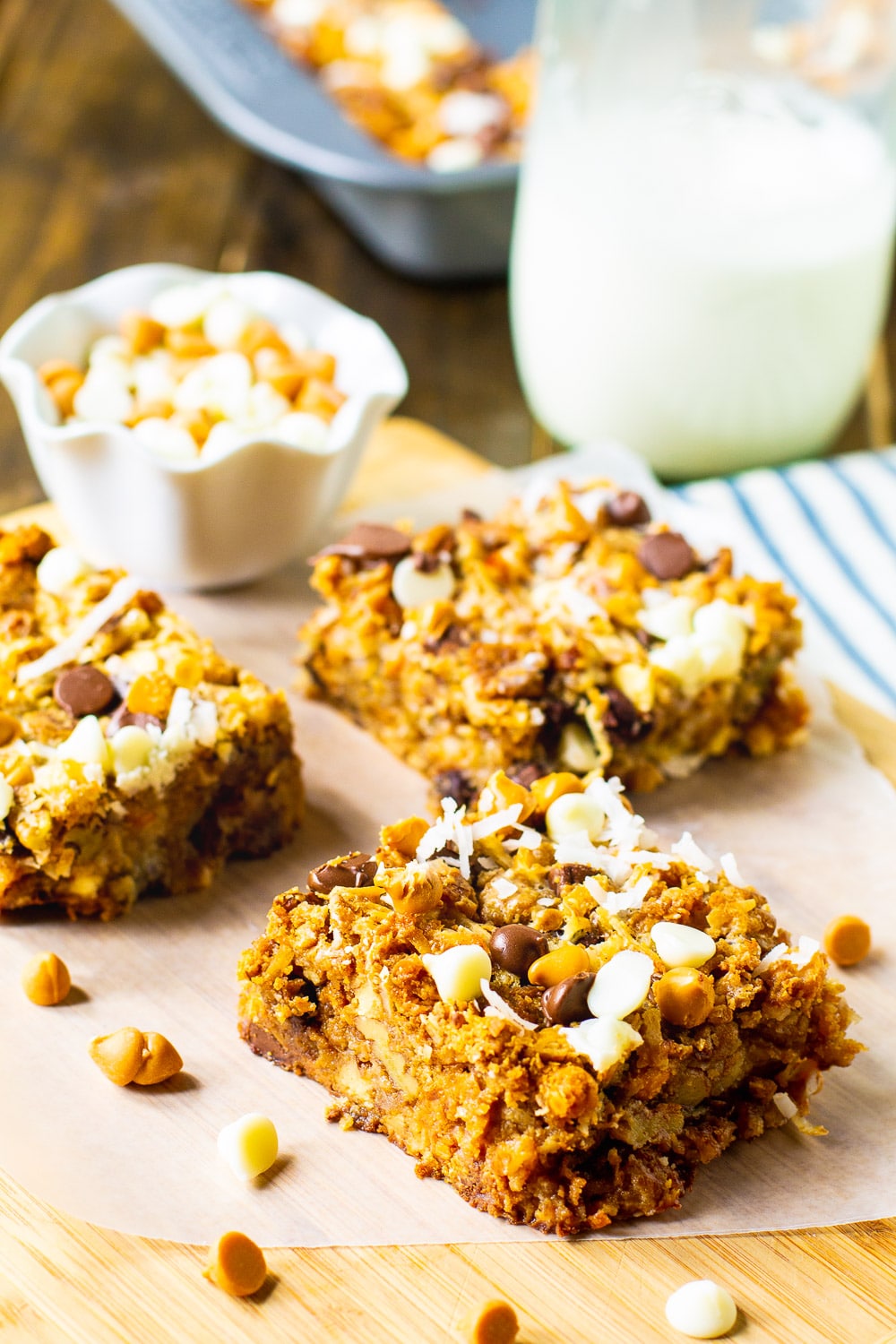 Hello Dolly Bars cut into squares.