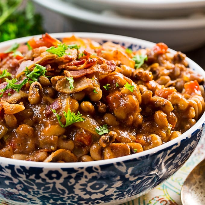 Slow Cooker Spicy Black-Eyed Peas Recipe