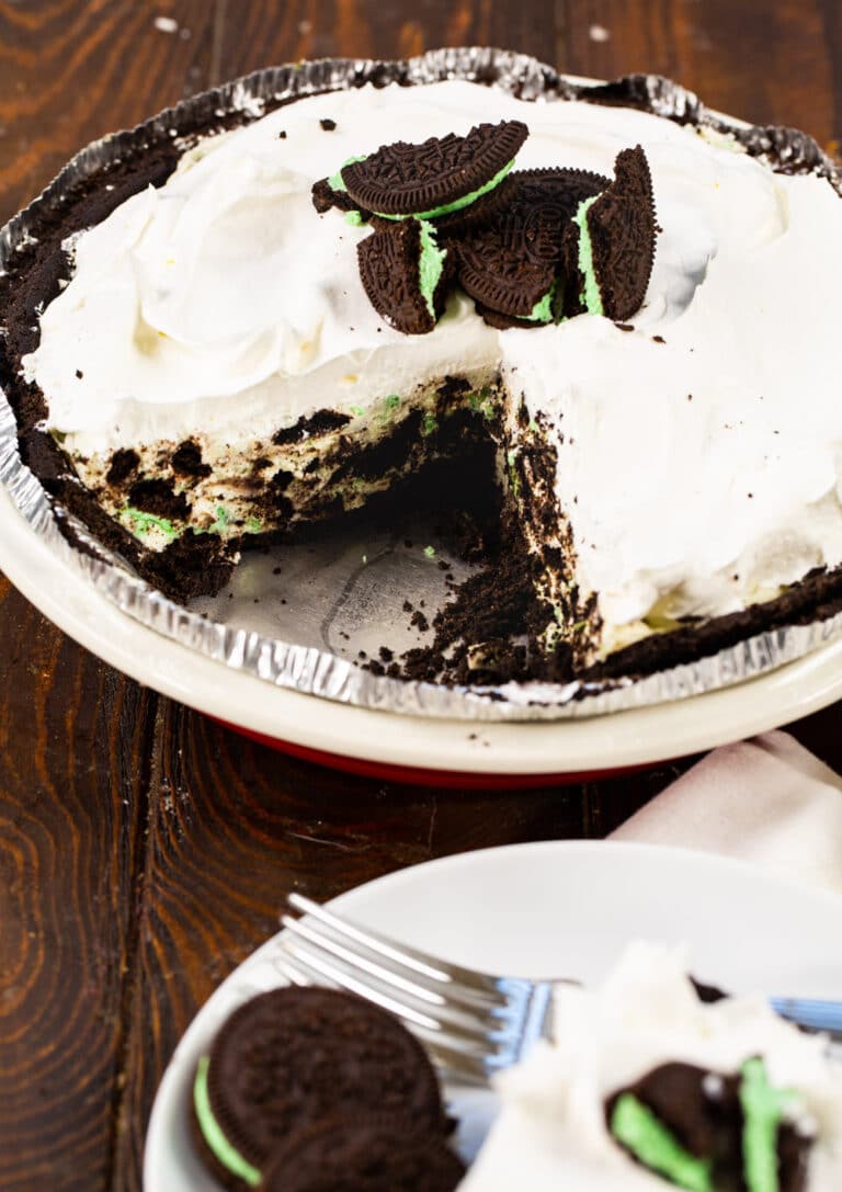 No-Bake Mint Oreo Pie - Spicy Southern Kitchen