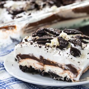 Slice of Oreo Delight on a small plate.