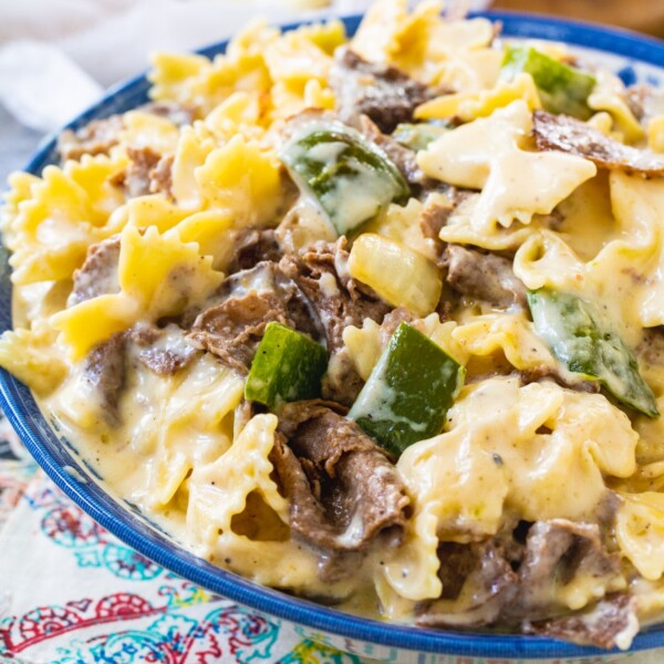 Philly Cheesesteak Mac and Cheese in blue and white bowl.