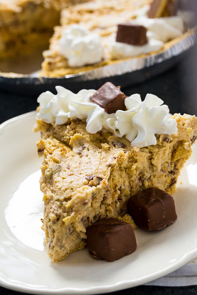 No-Bake Snickers Pie