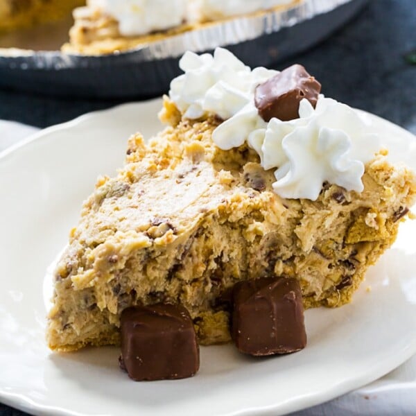 No-Bake Snickers Pie