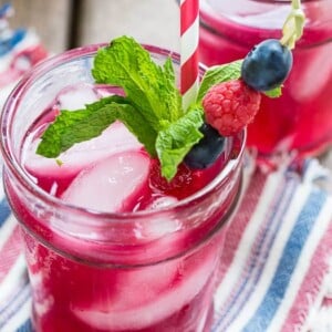 Berry Mojito with raspberries and blueberries