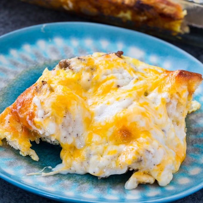 Easy Crockpot Biscuits & Gravy Casserole Recipe