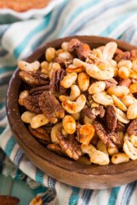 Cajun Nuts - make a great party snack or holiday appetizer.