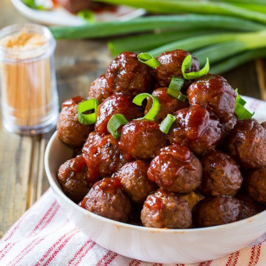 Crockpot Cranberry Meatballs | Mouthwatering Crockpot Recipes To Prepare This Winter