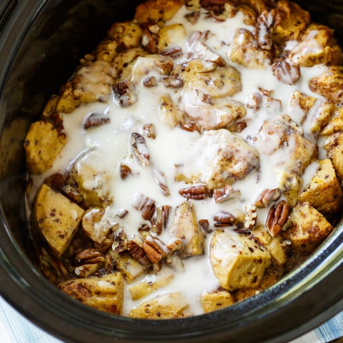 Slow Cooker Cinnamon Roll Breakfast Casserole