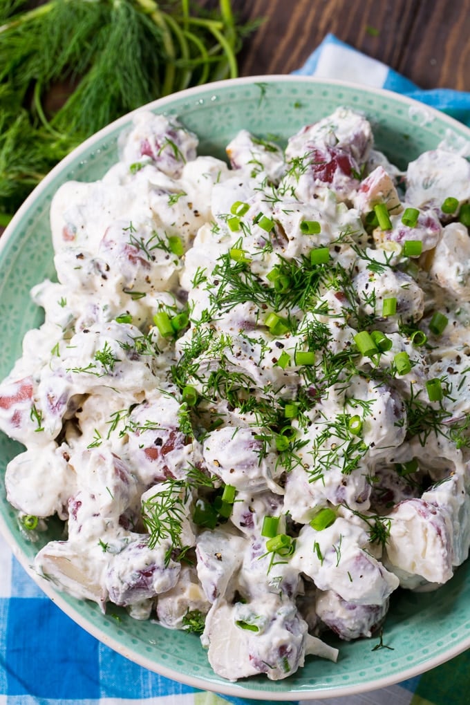 Salade de pommes de terre crémeuse à l'aneth