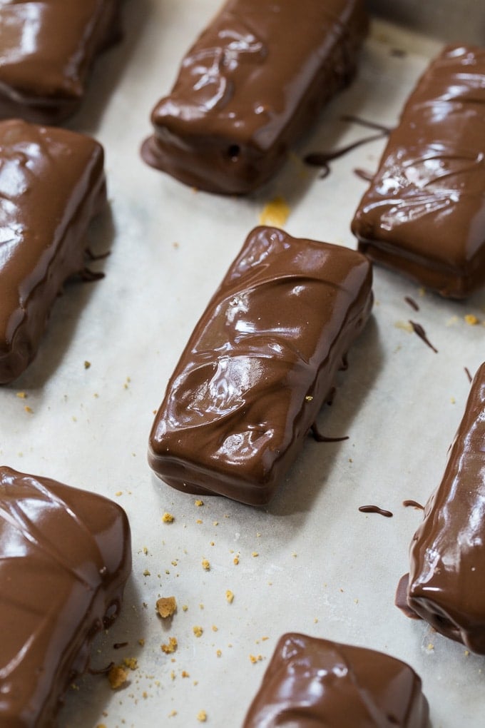 Chocolate coated graham crackers stuffed with peanut butter.