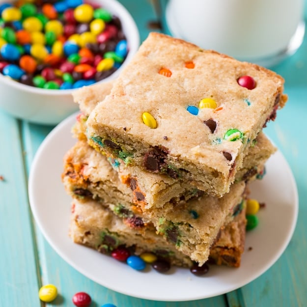 M&M's Crispy Blondies Recipe