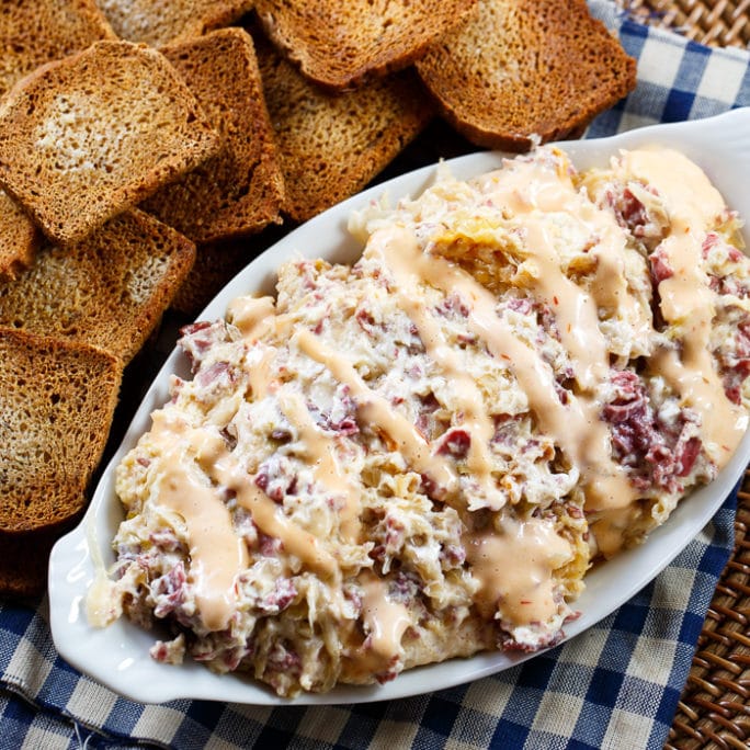 Reuben Dip- warm, creamy, and cheesy with all the flavors of the classic Reuben sandwich.