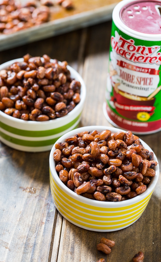 Crispy and spicy Roasted Black-Eyed Peas