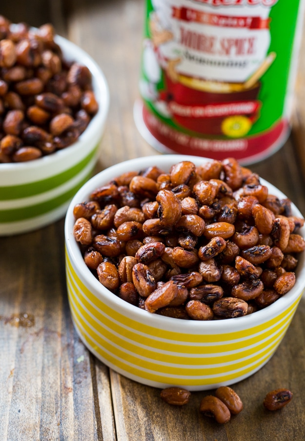 Crispy and spicy Roasted Black-Eyed Peas