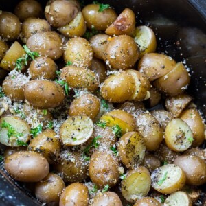 Slow Cooker Garlic Parmesan Potatoes