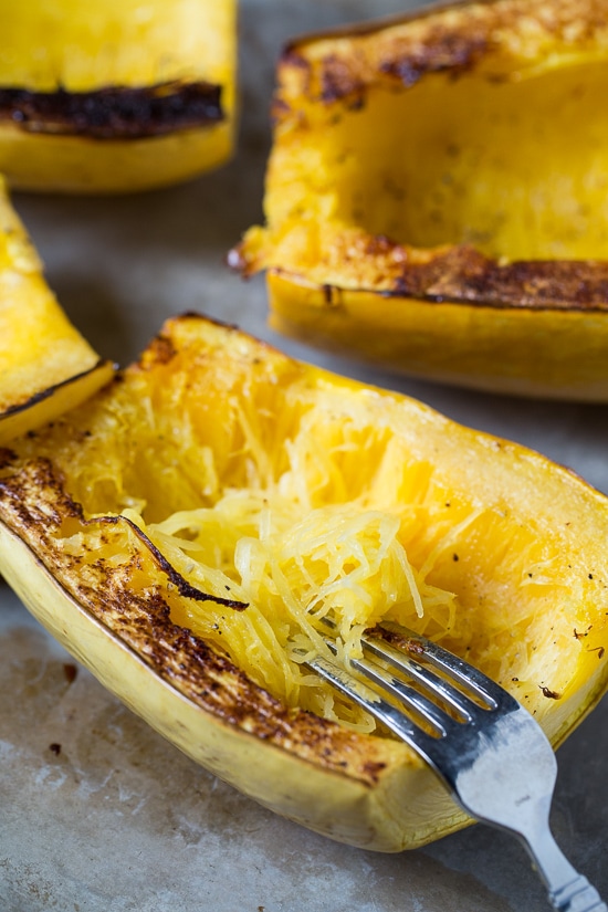 Spaghetti Squash with Spicy Meat Sauce #healthy #glutenfree #lowcarb