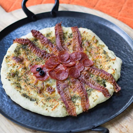 Easy Halloween Spider Pizza, Recipe