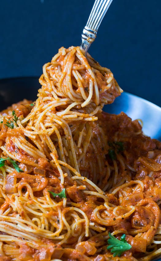 How to Prepare Perfect Spicy Tomato Cream Pasta - The Healthy Quick Meals